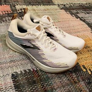 Women’s Brooks Levitate 1 Special Edition shoe